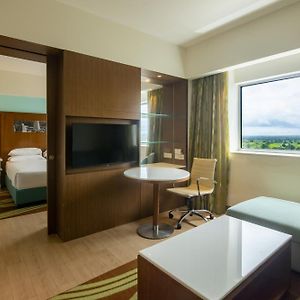 Fairfield Studio Room Early check late check-out upto 2 hours